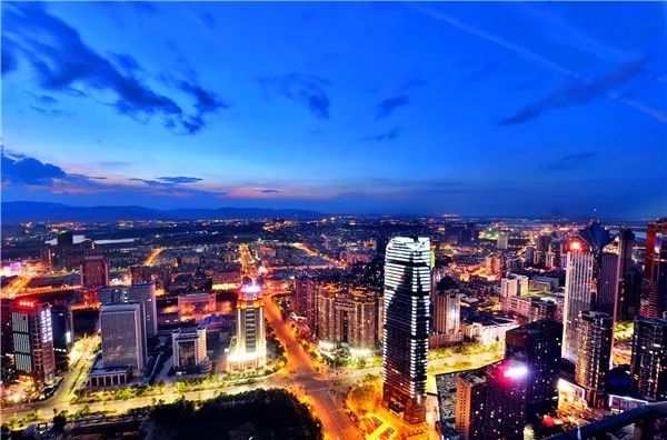 江西小巷深处,时光穿越的奇妙小店之谜